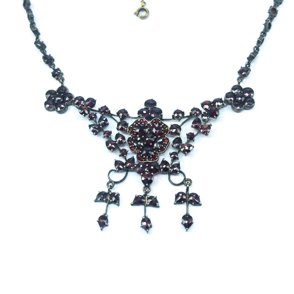Granátový náhrdelník - 2