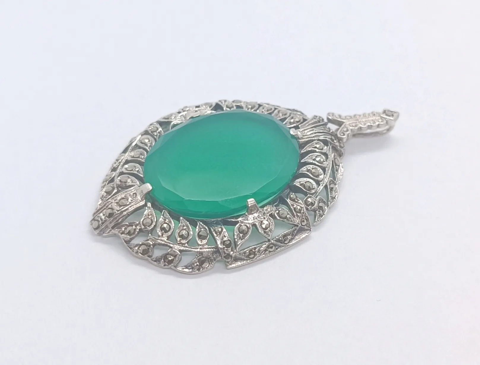 Stříbrný závěs s chalcedonem - 4