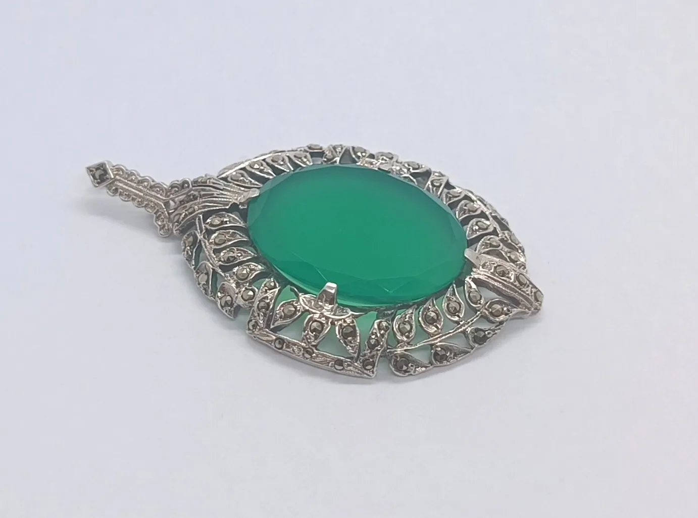 Stříbrný závěs s chalcedonem - 5