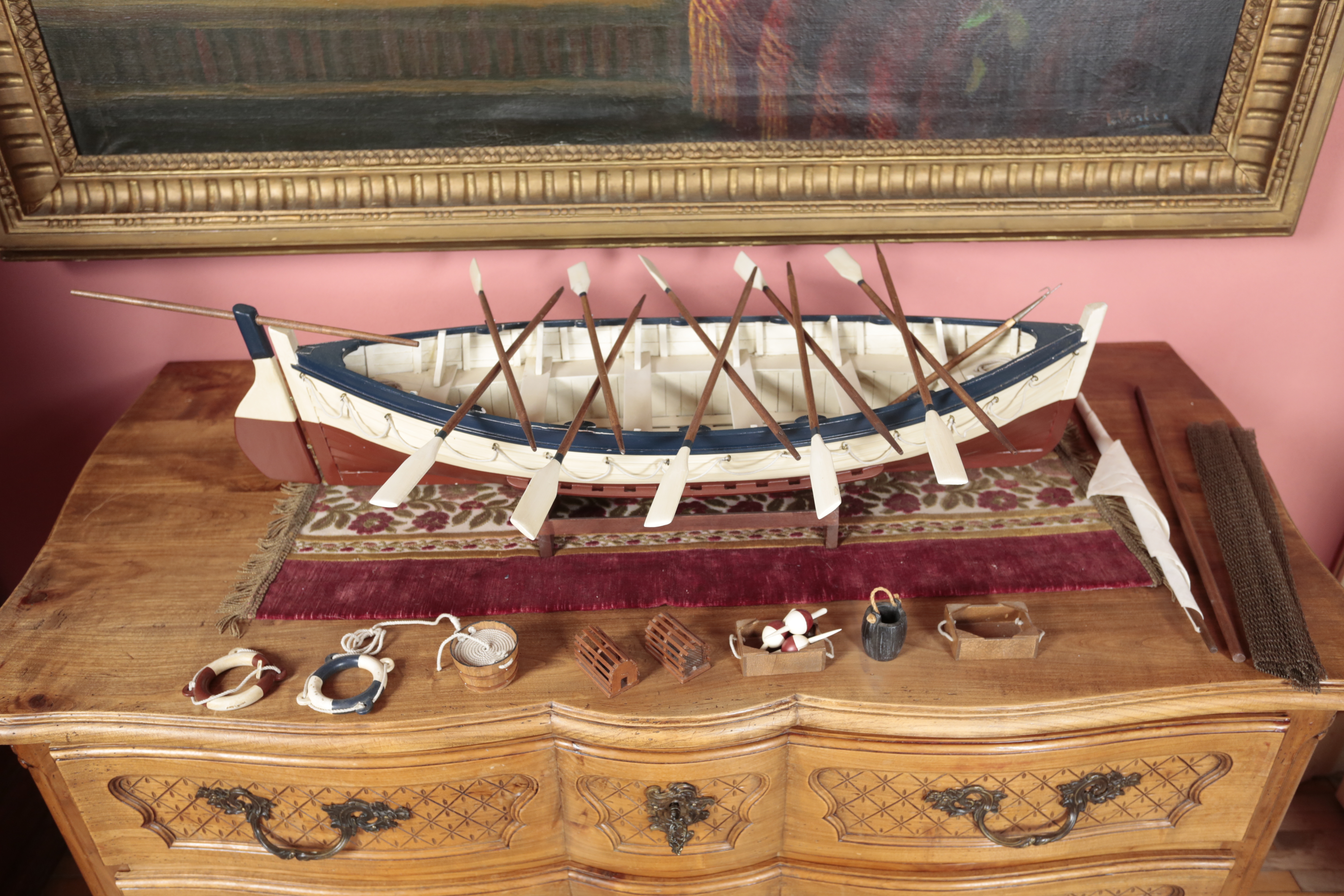 Velký dřevěný model rybářské lodi s vesly - 2