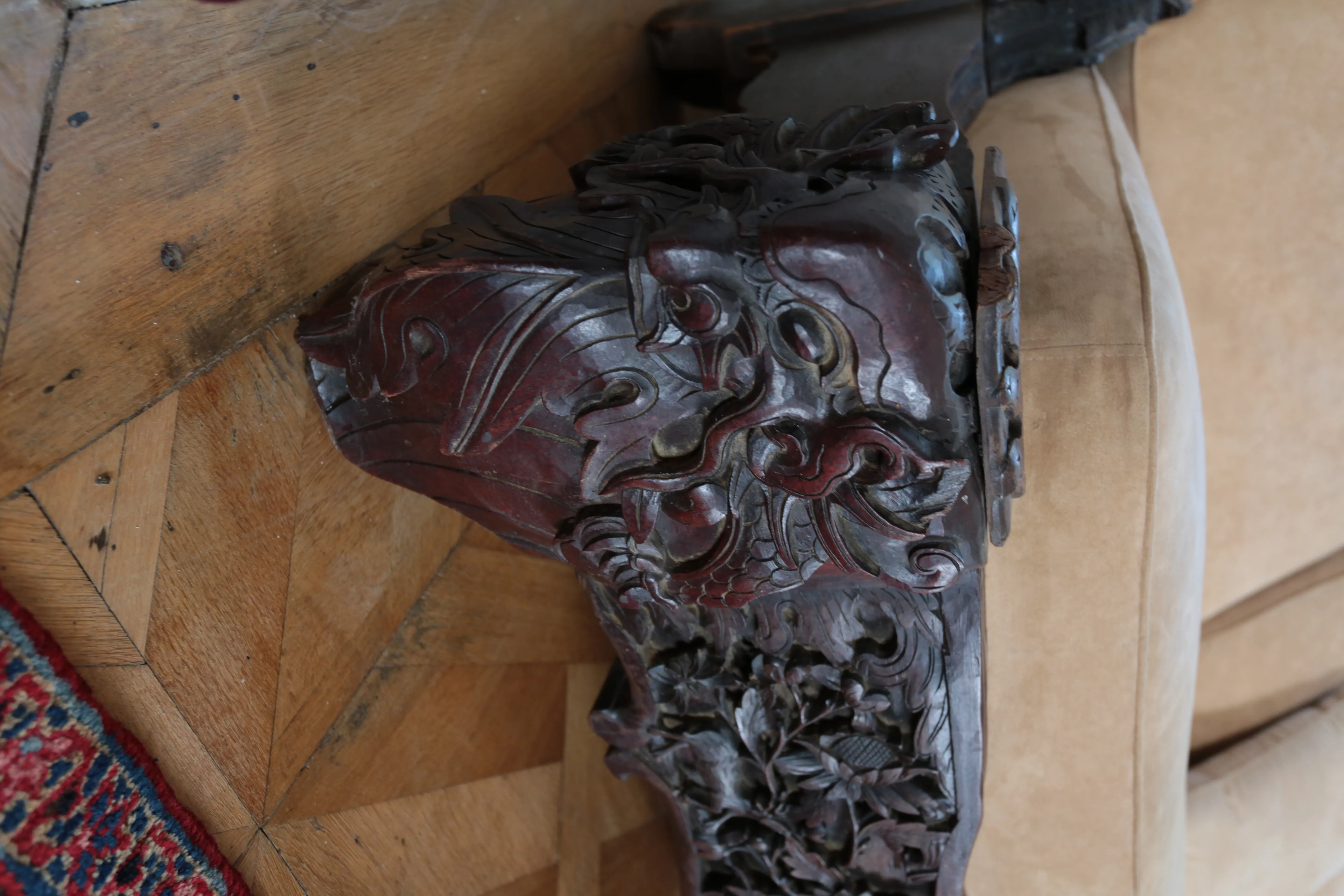 Dlouhá čínská sofa – bohatě vyřezávaná - 3
