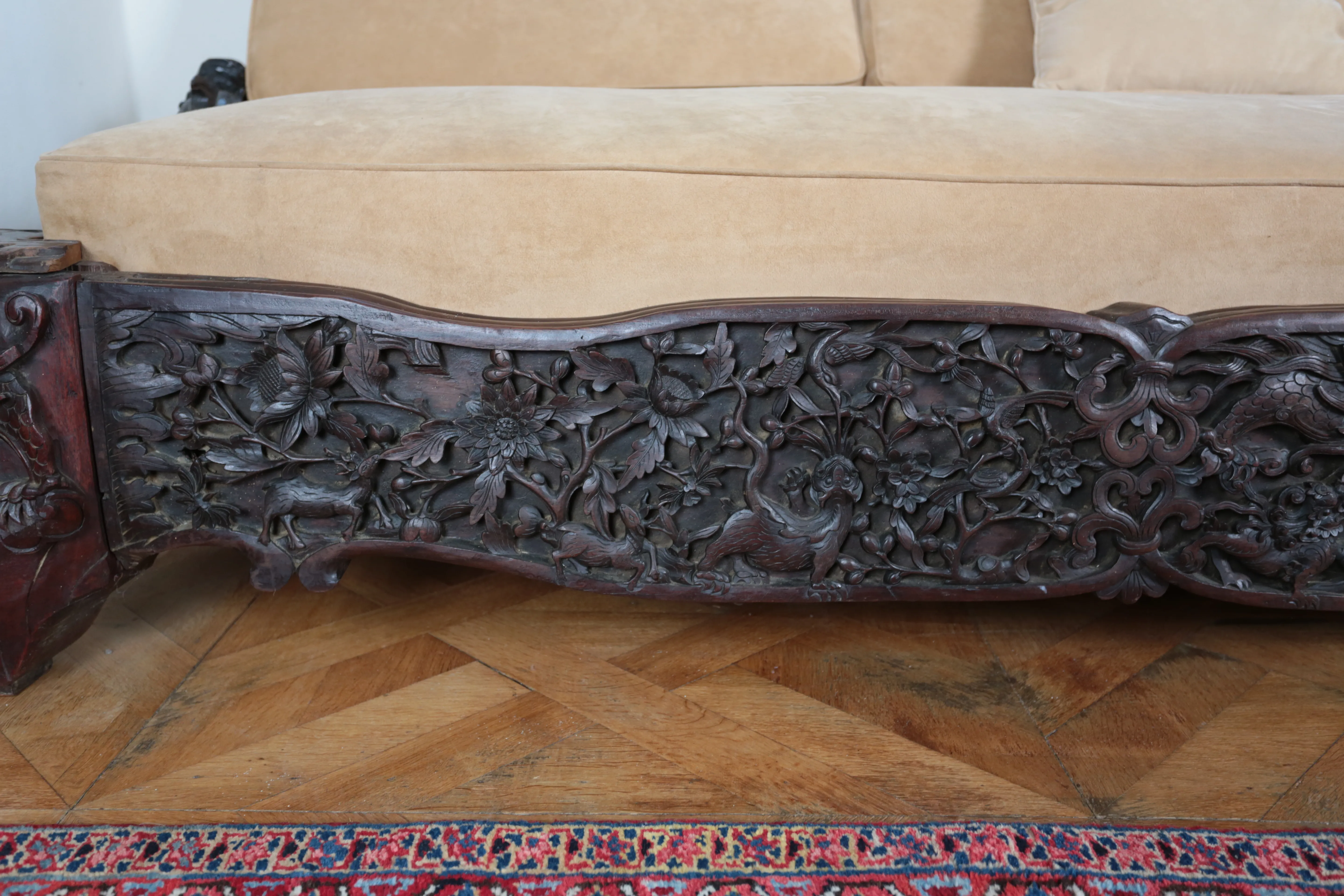 Dlouhá čínská sofa – bohatě vyřezávaná - 4