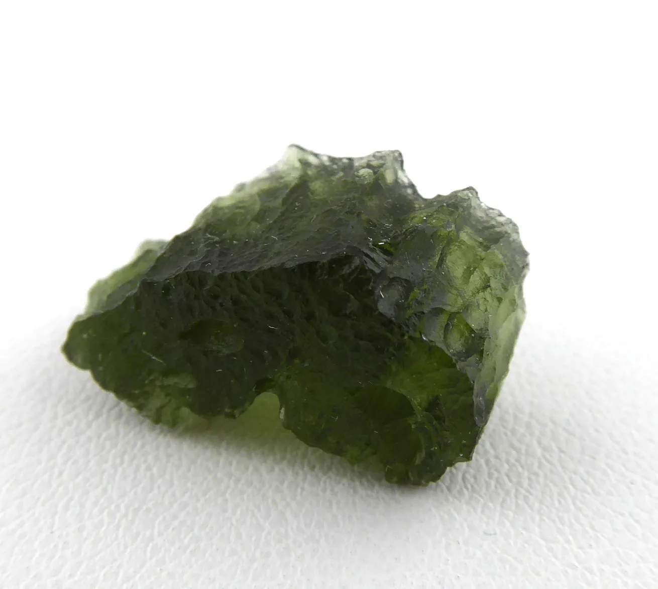 Obdélný klenutý přírodní vltavín – 2,44 g