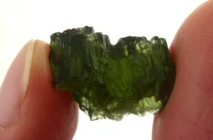 Obdélný klenutý přírodní vltavín – 2,44 g - 5