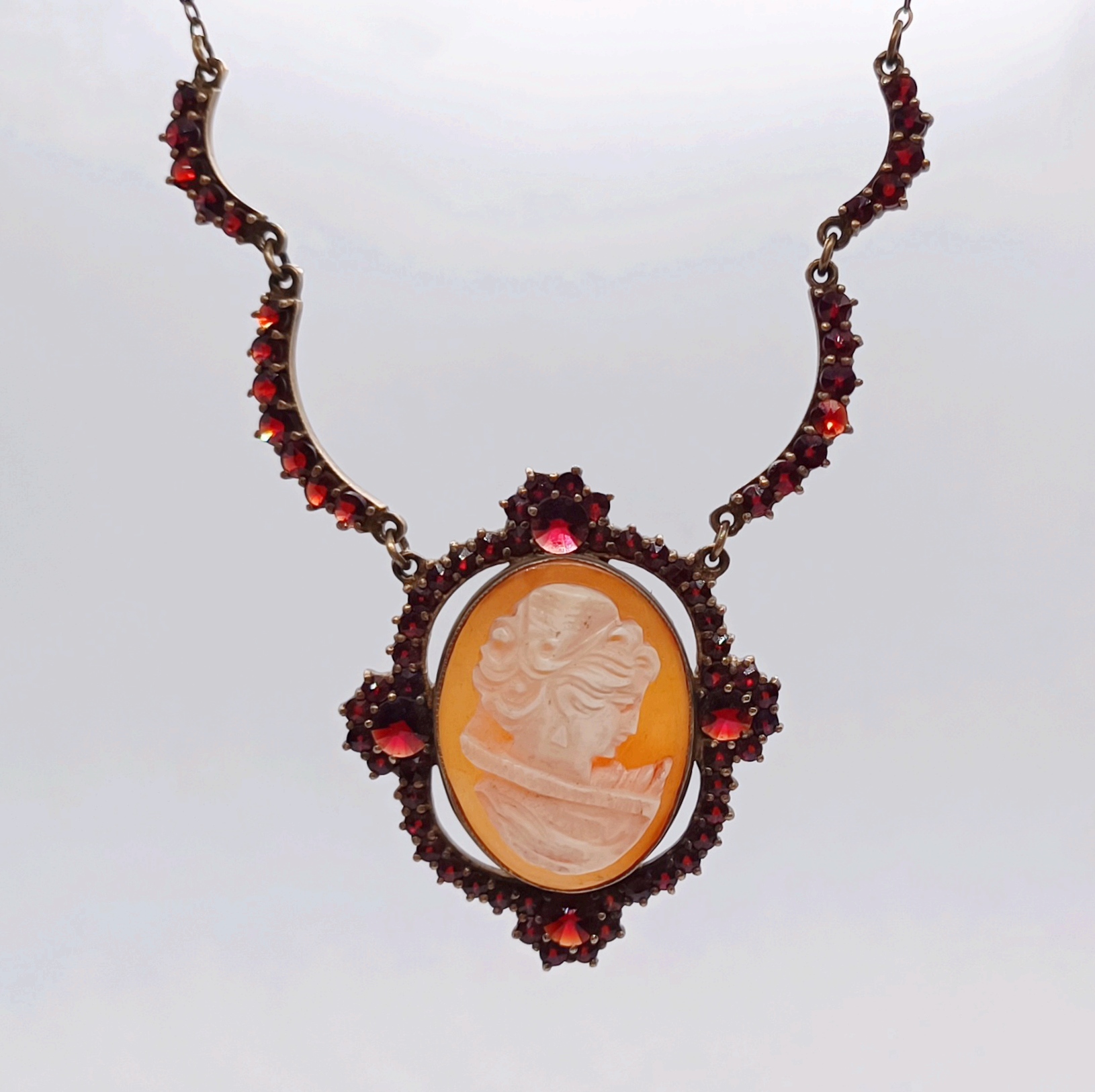 Granátový náhrdelník s kamejí - 2