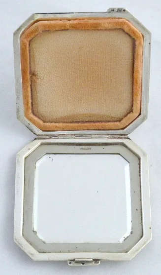 Stříbrná čtvercová pudřenka - 3