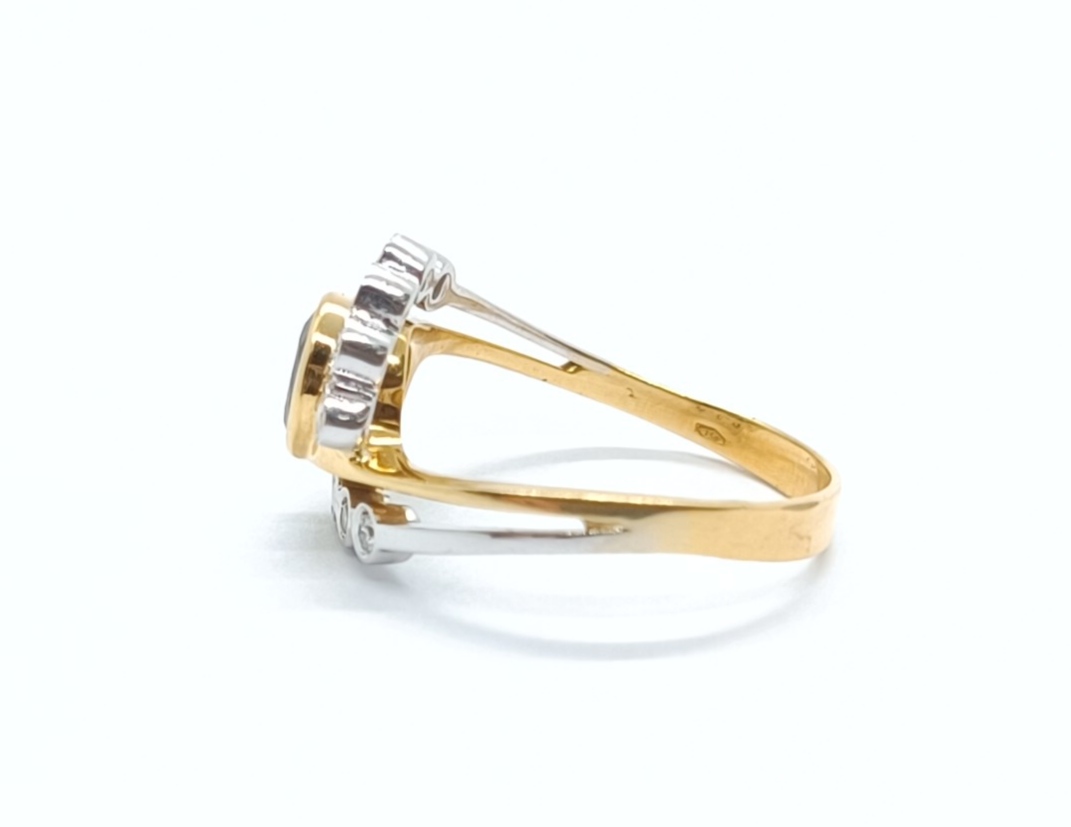 Zlatý prsten se safírem - 10