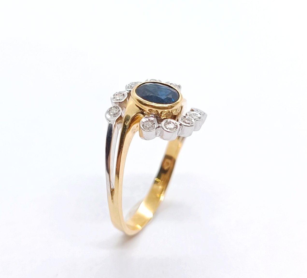 Zlatý prsten se safírem - 2