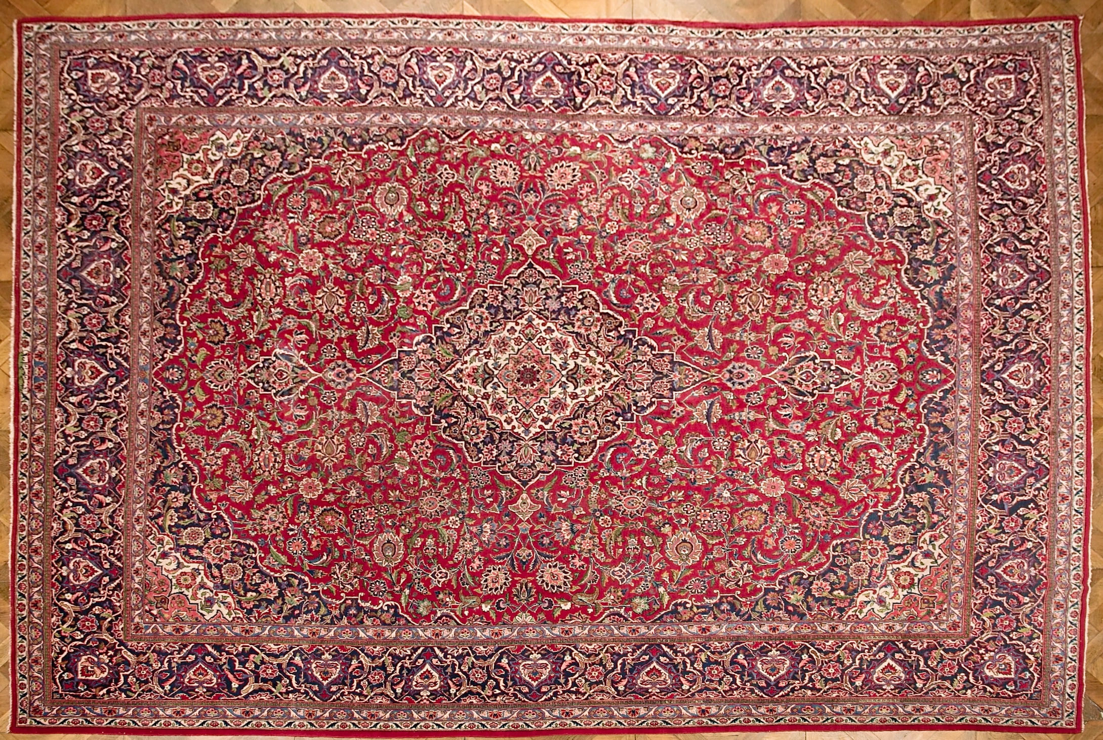 Velký perský koberec Kashan, signovaný, 435 x 327 cm