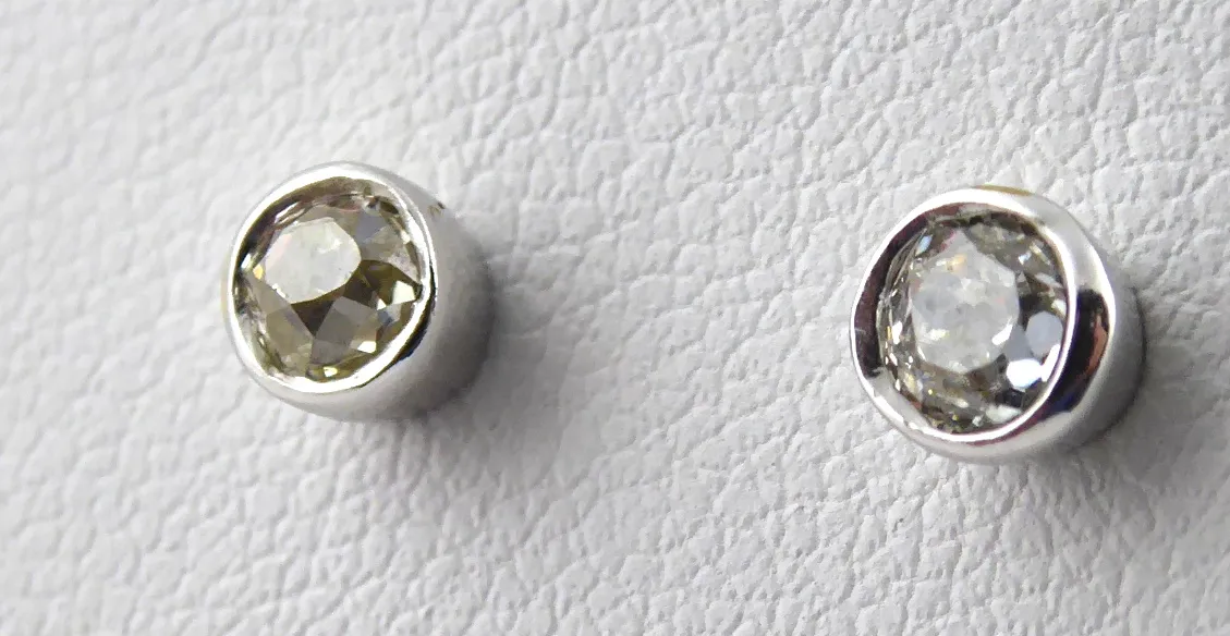Briliantové zlaté náušnice – 0,30 ct