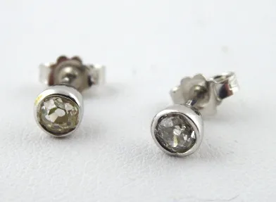 Briliantové zlaté náušnice – 0,30 ct - 5