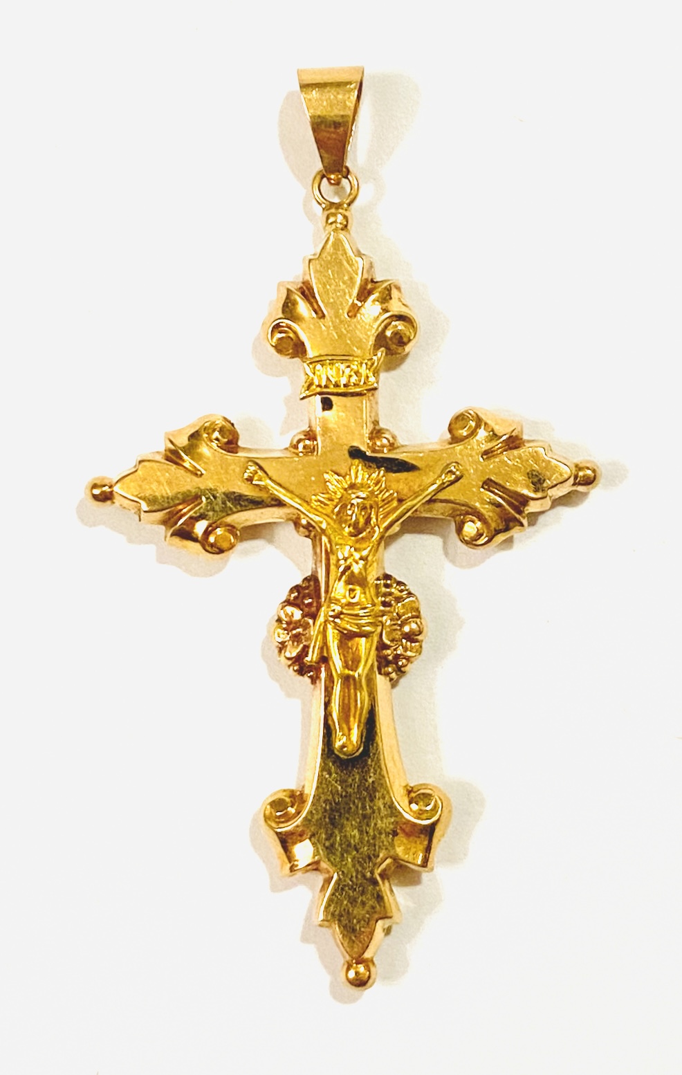 Zlatý velký biedermeierový přívěsek ve tvaru kříže