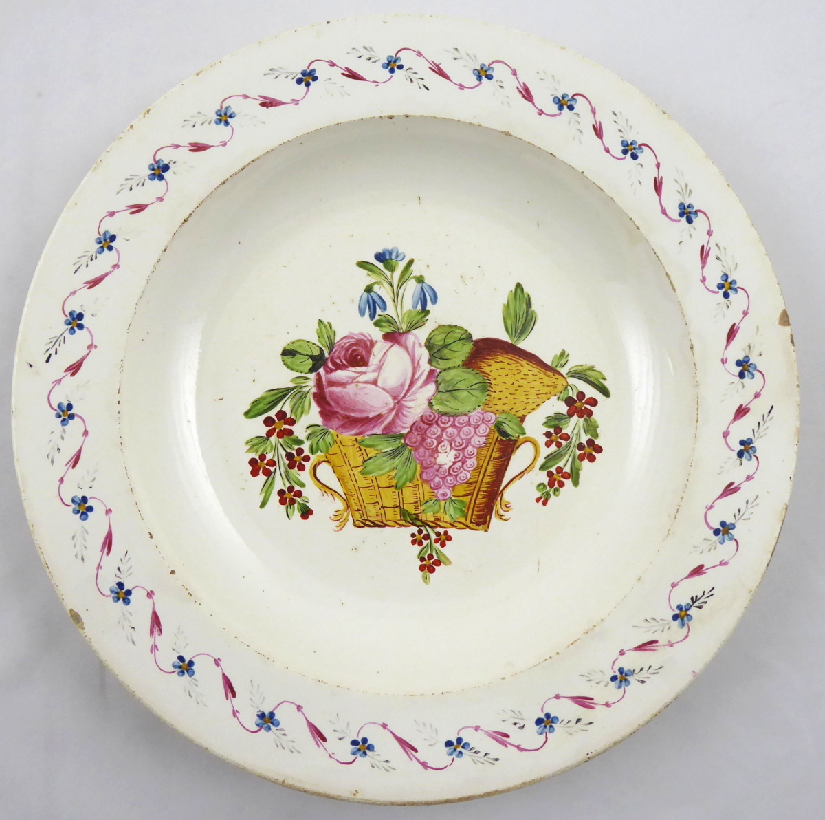 Malovaný talíř s květinami a ovocem – Dolní Chodov