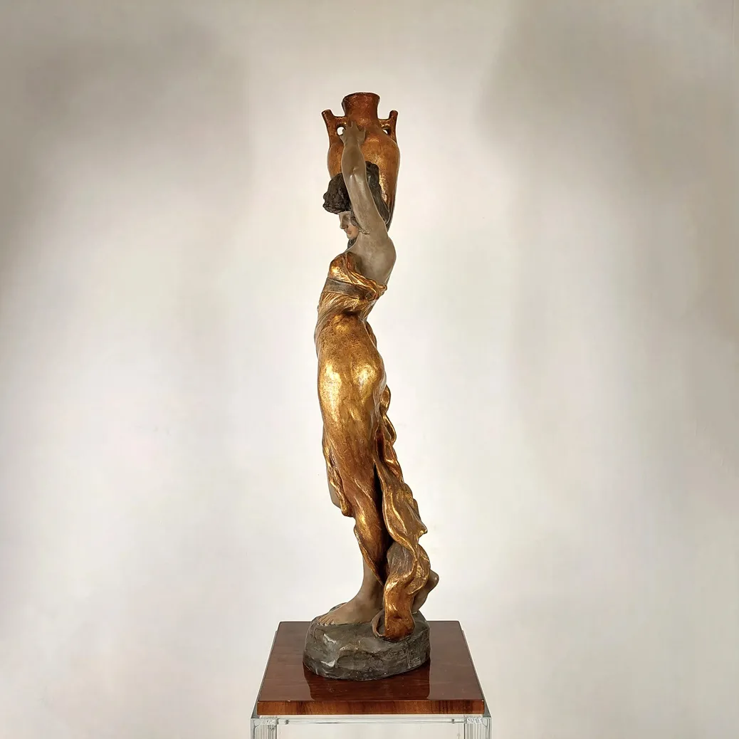Keramická figura ženy – Goldscheider - 2