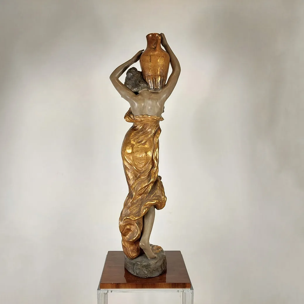 Keramická figura ženy – Goldscheider - 3
