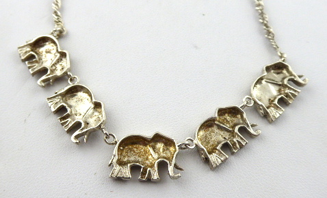 Stříbrný náhrdelník se slony - 3