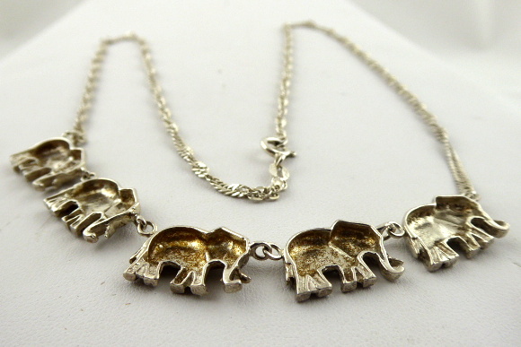 Stříbrný náhrdelník se slony - 6