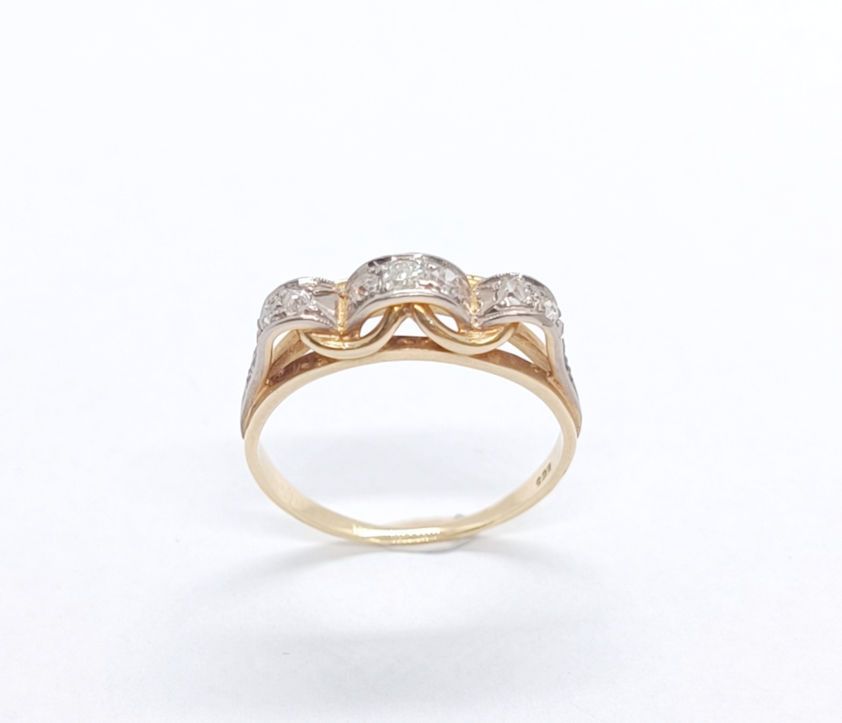 Zlatý art deco prsten s diamanty