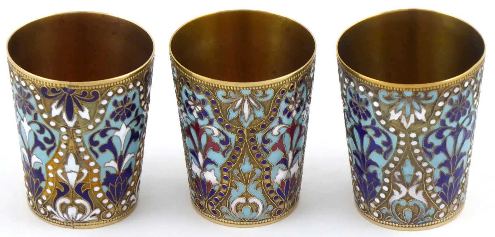 Tři pohárky s barevnými emaily - technika Cloisonné