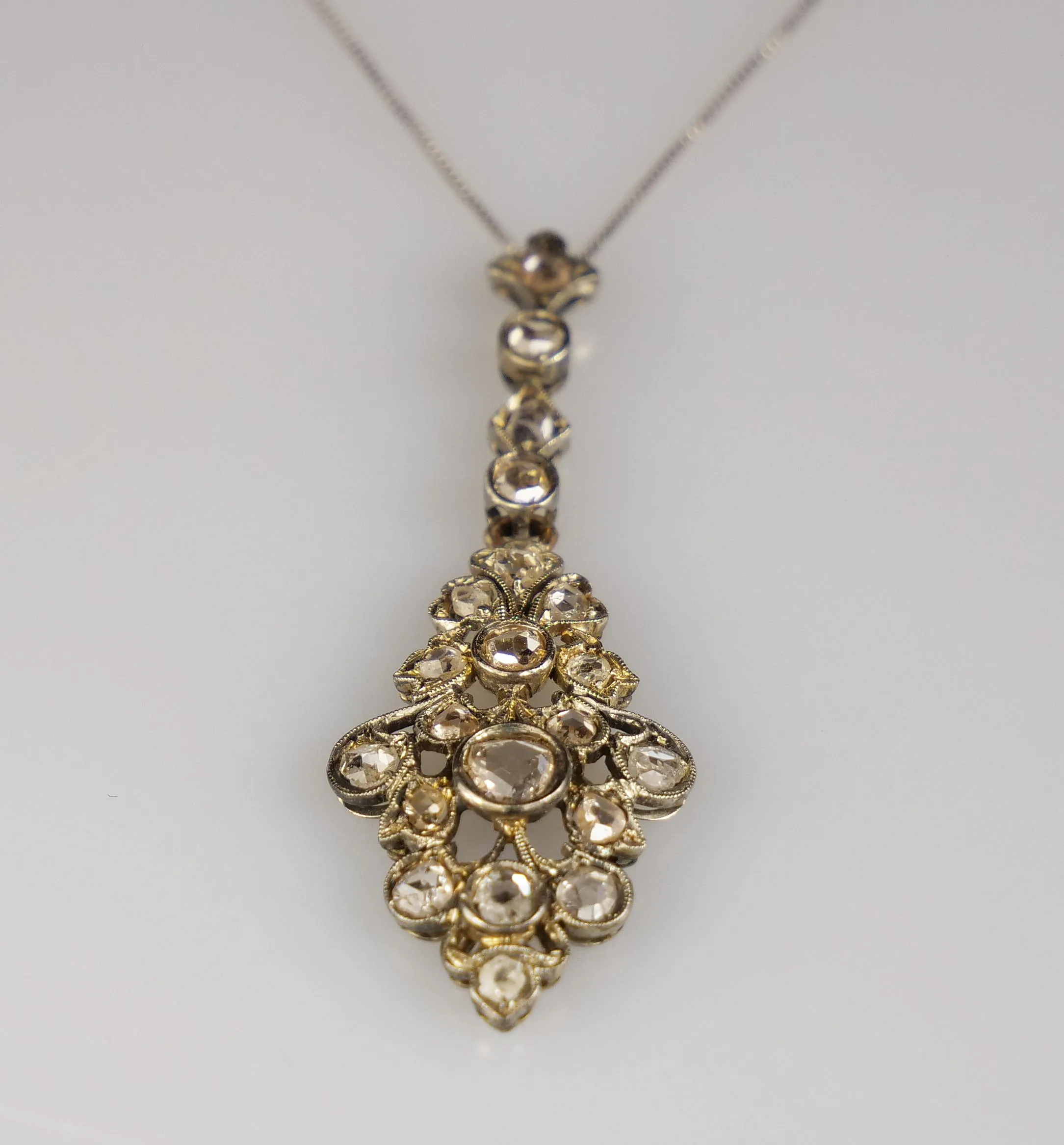 Zlatý náhrdelník s diamanty, 0,74 ct - 2