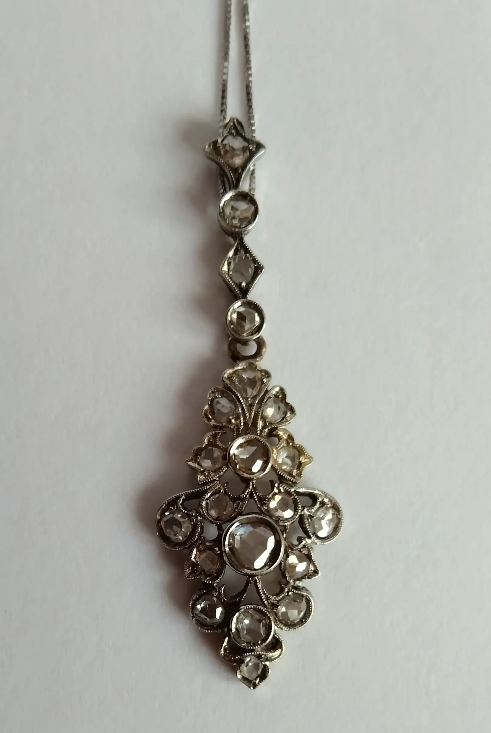 Zlatý náhrdelník s diamanty, 0,74 ct - 4