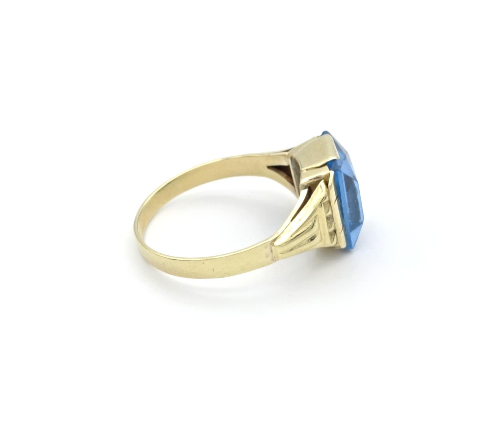 Zlatý prsten s modrým kamenem - 3