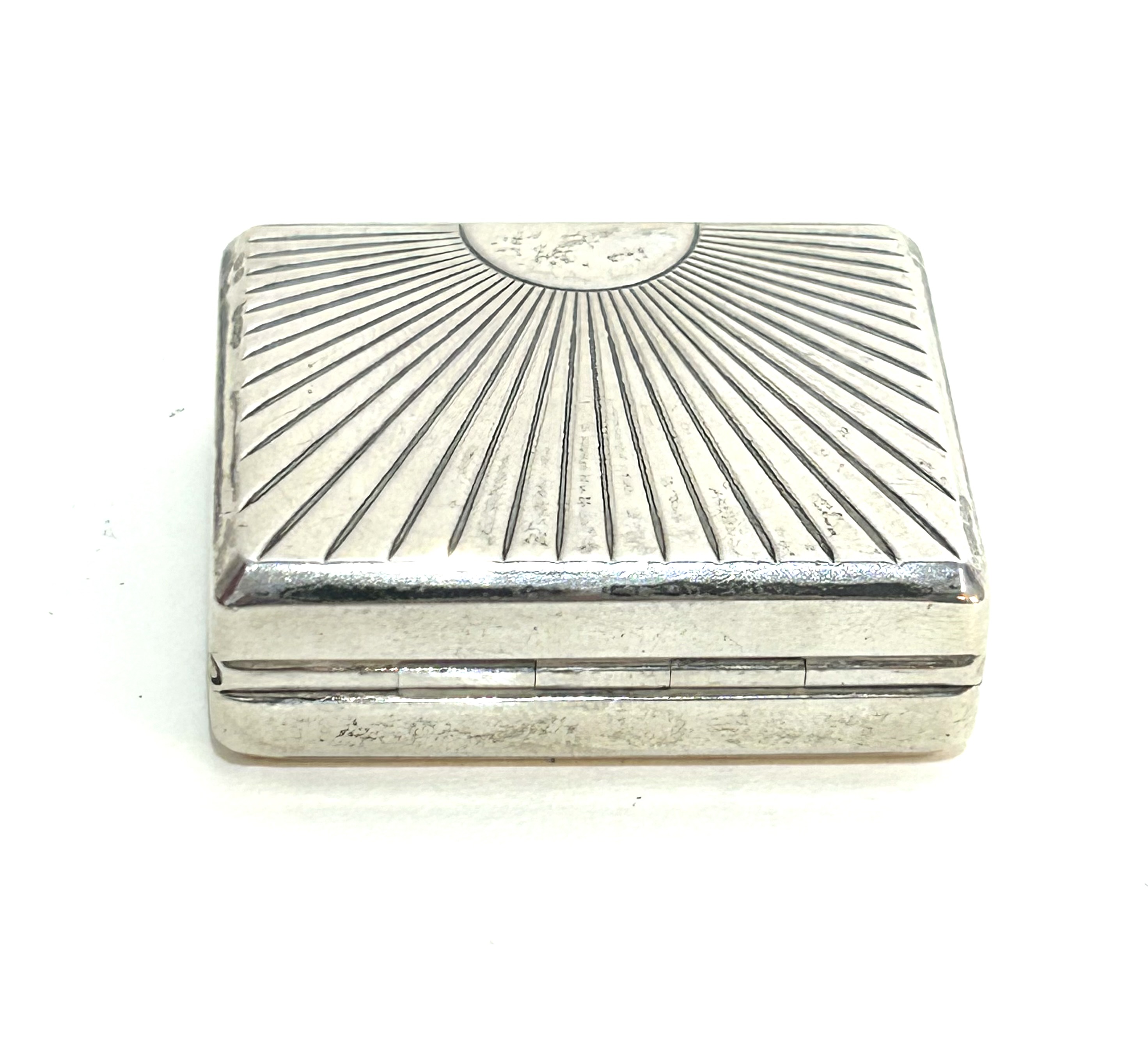 Stříbrná miniaturní dózička či kapesní lékovka - 1