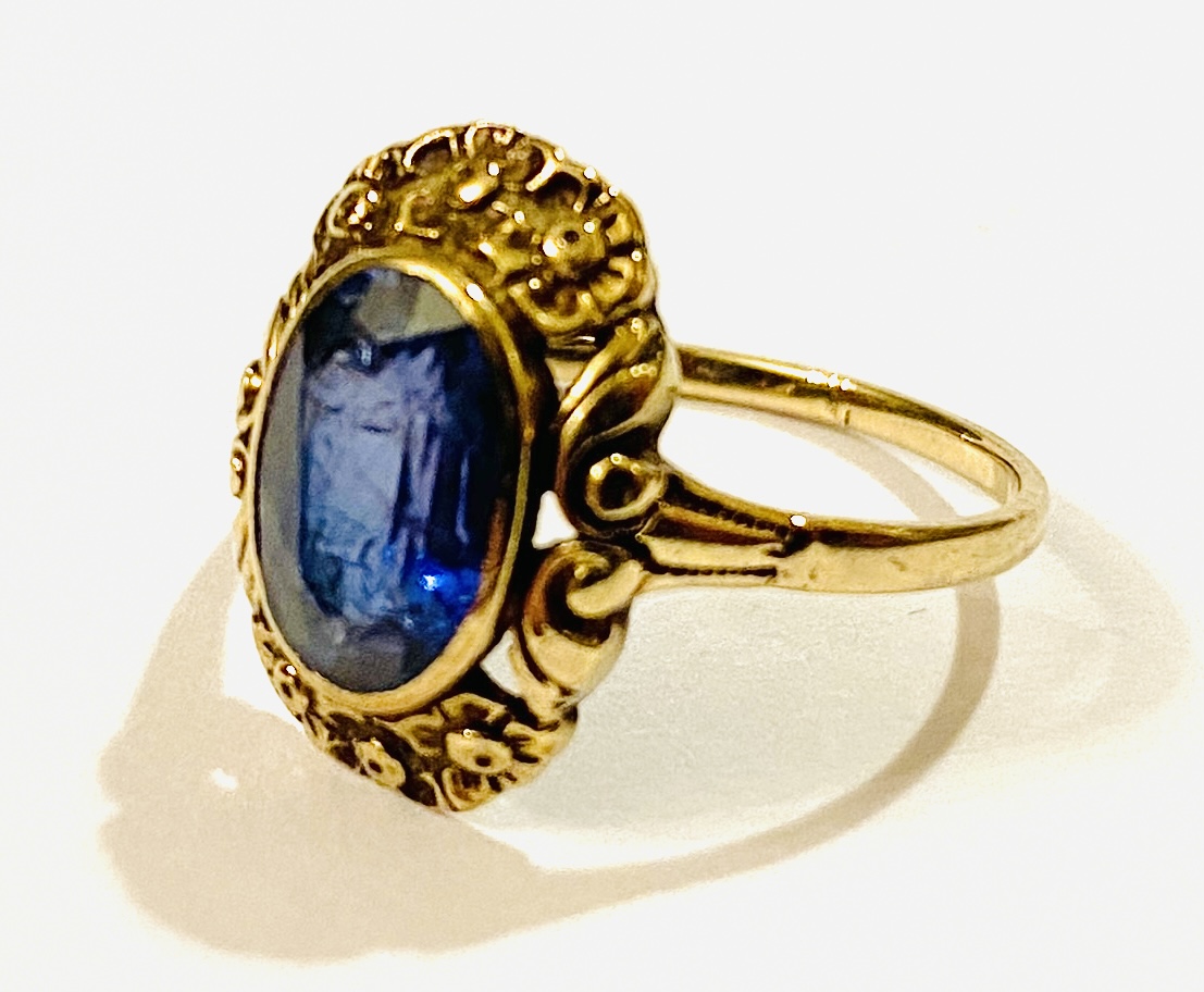 Zlatý secesní prsten se safírem - 2