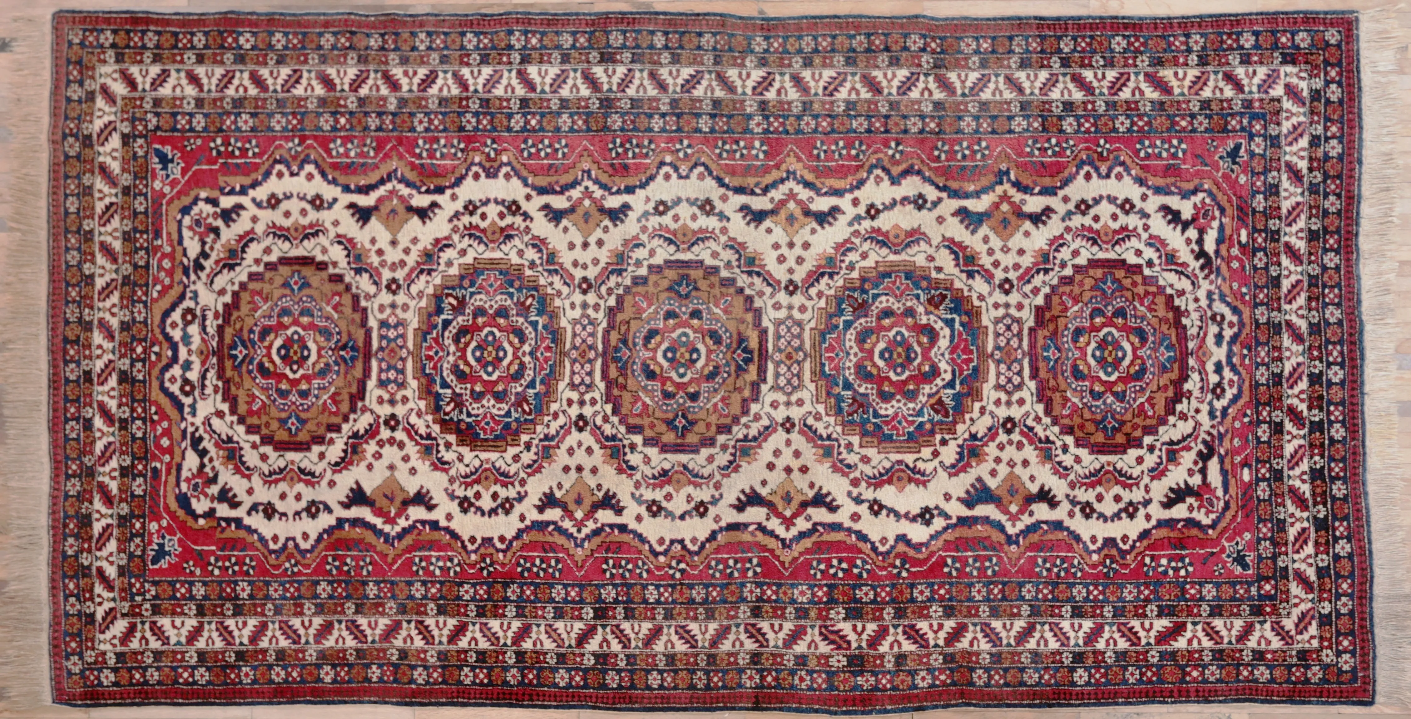 Vlněný orientální koberec Shirvan 298 x 165 cm