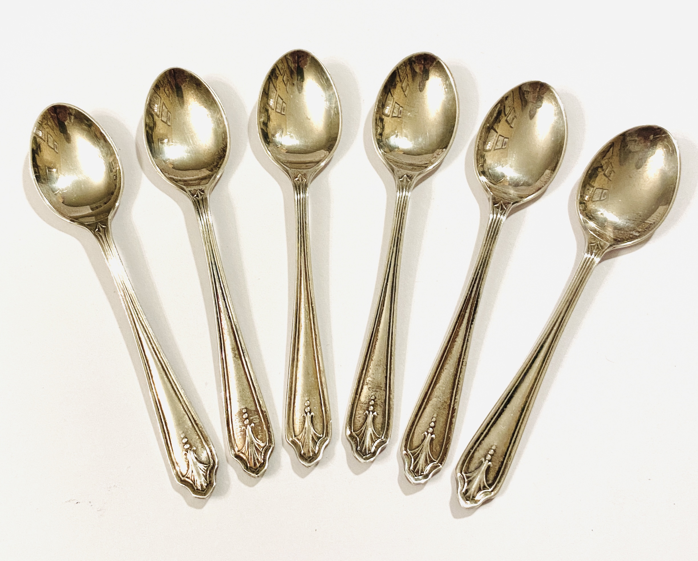 Souprava 6 stříbrných moka lžiček v etui - Goldsmiths & Silversmiths Company