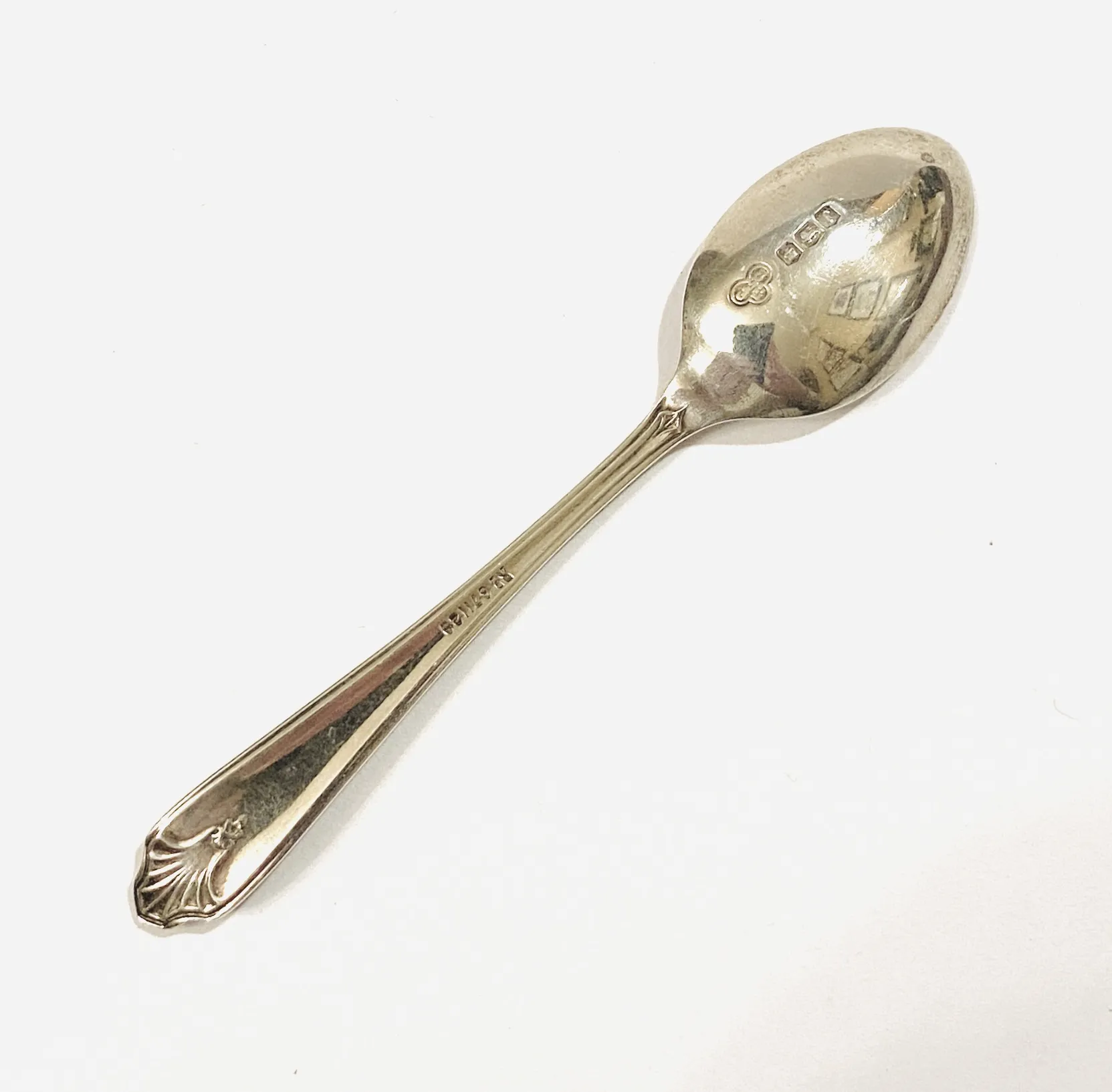 Souprava 6 stříbrných moka lžiček v etui – Goldsmiths & Silversmiths Company - 5