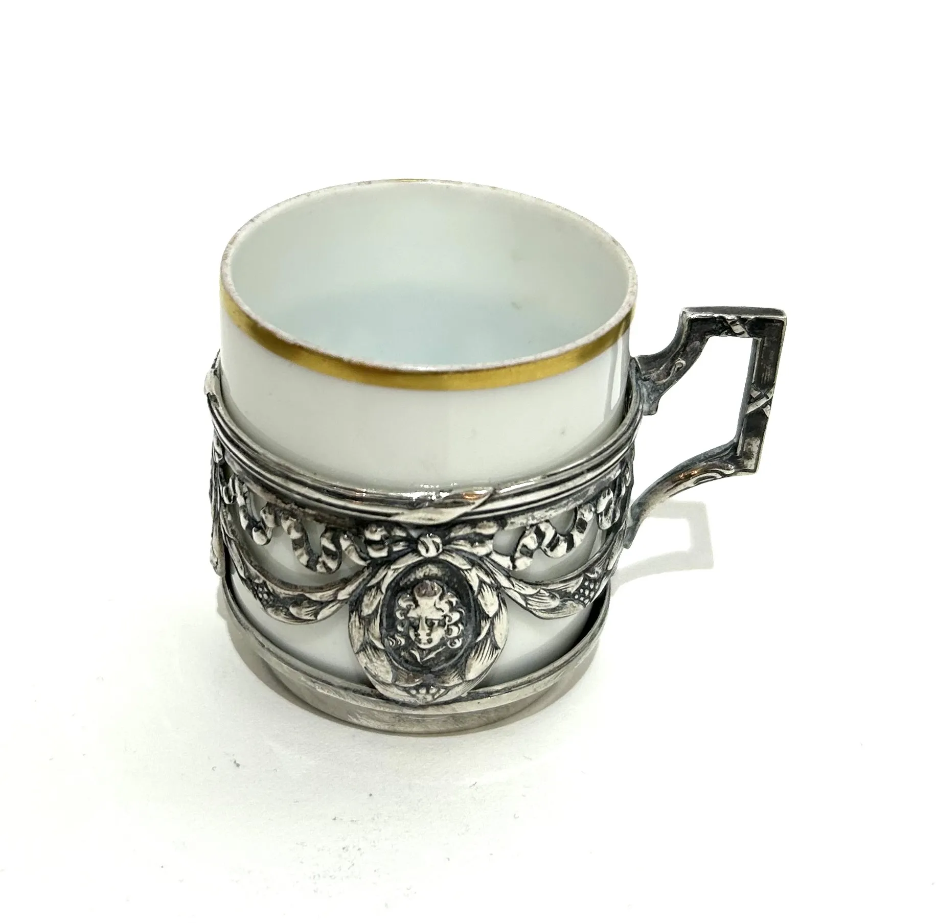 Pár stříbrných podšálků a stříbrných šálků s porcelánovou vložkou - 6