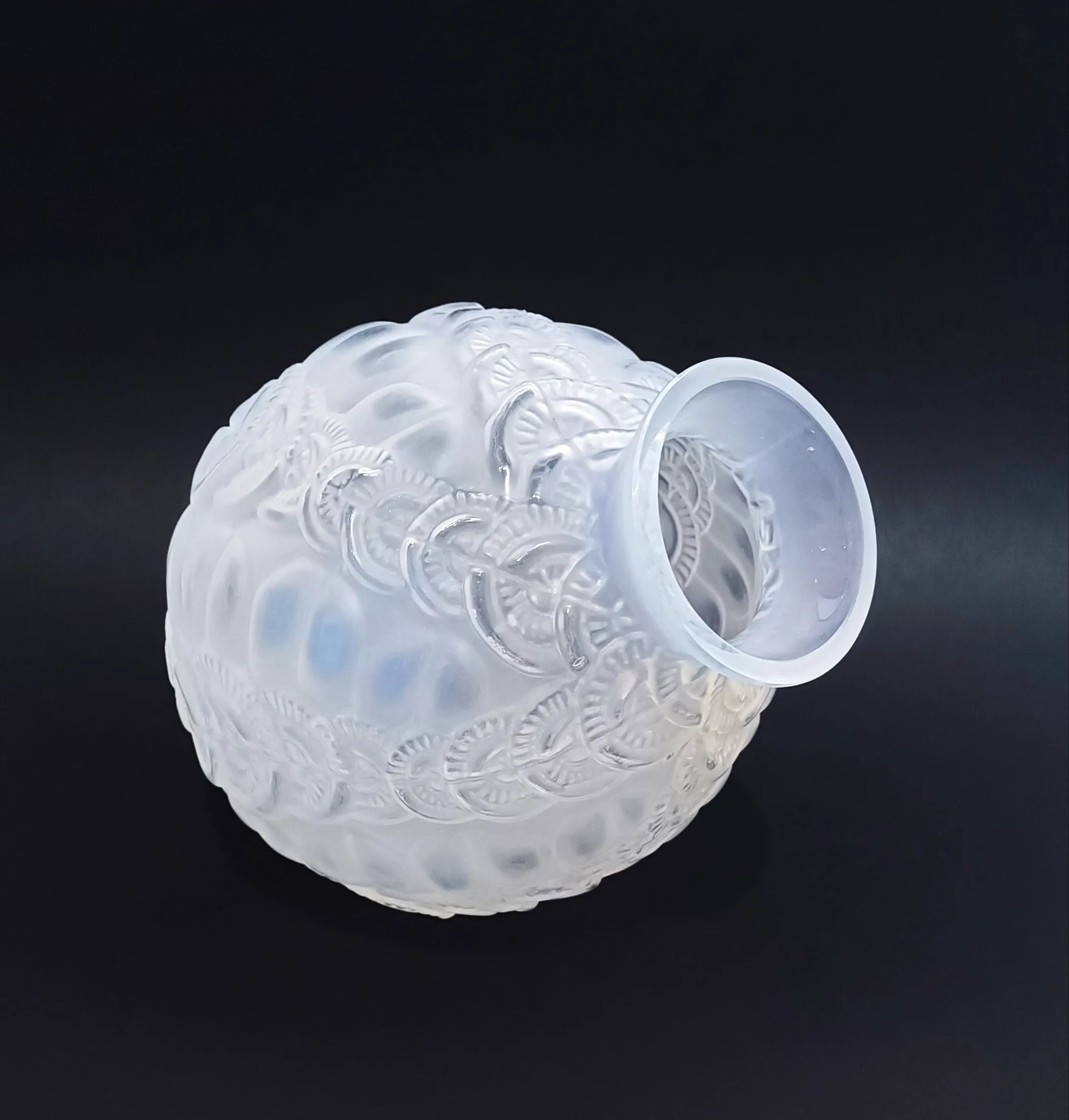 Váza z opálového skla – Sars - 4