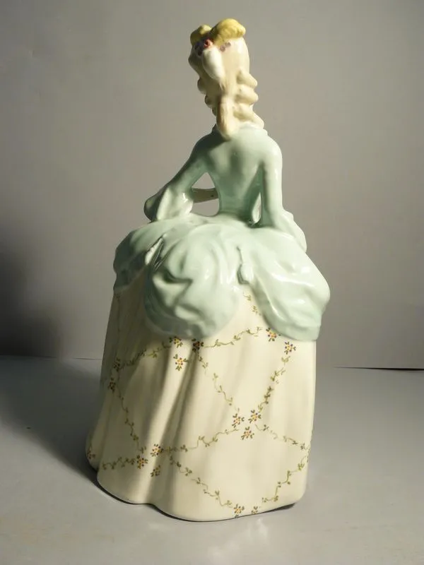 Goldscheider, Vídeň – Dáma s kyticí - 3