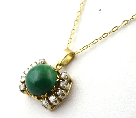 Zlatý zavěs s 10 diamanty a přírodním jadeitem - 2