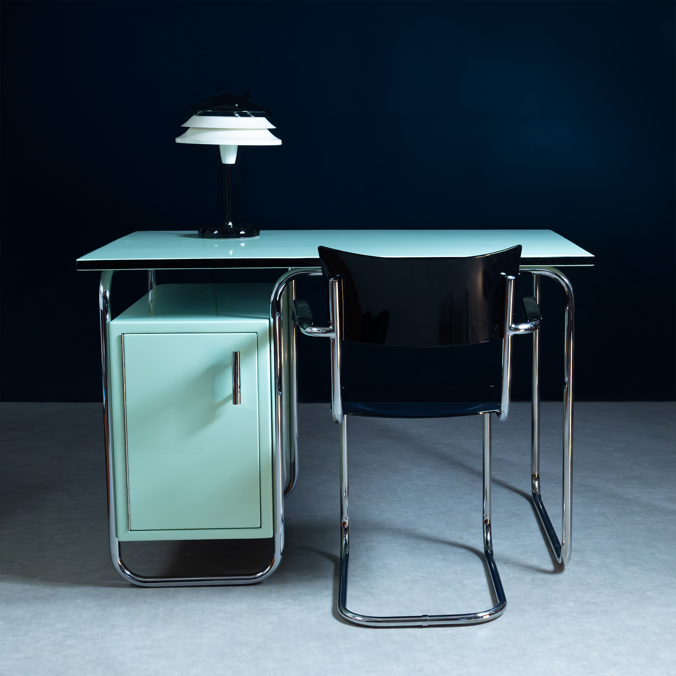 Psací stůl a příslužný stolek - Kovona, Vichr