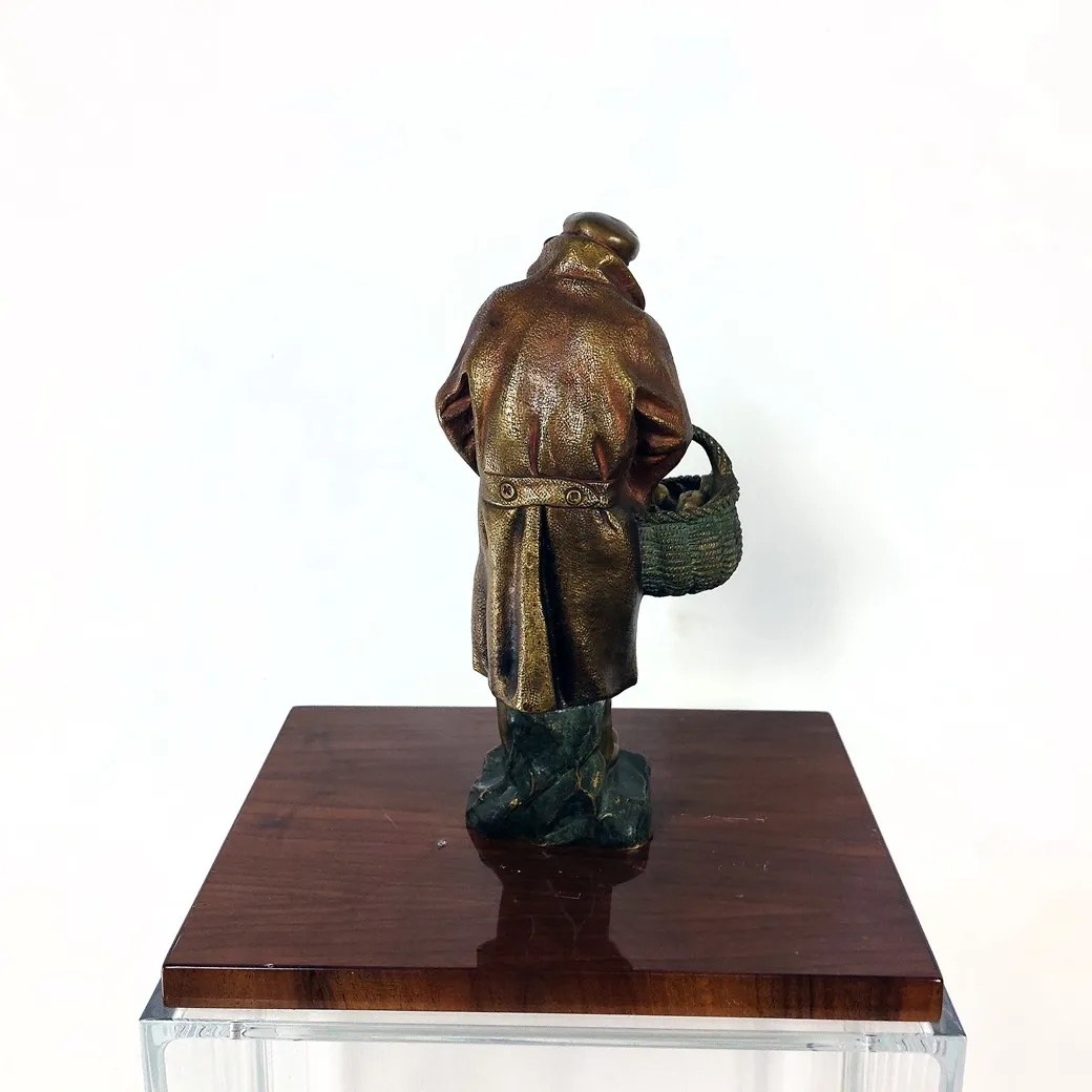 Bronzová figura muže - 3