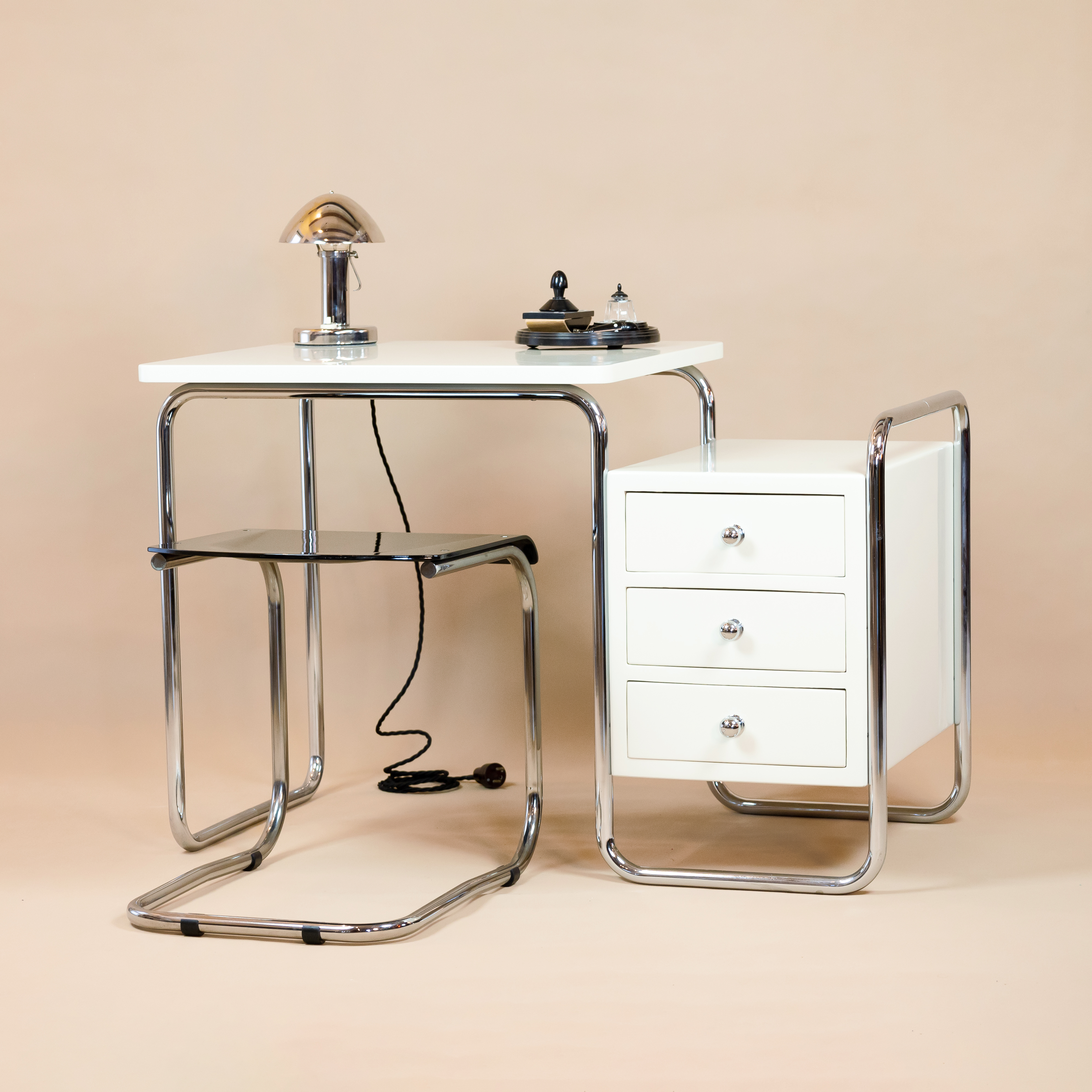Dámský psací stolek - Bauhaus