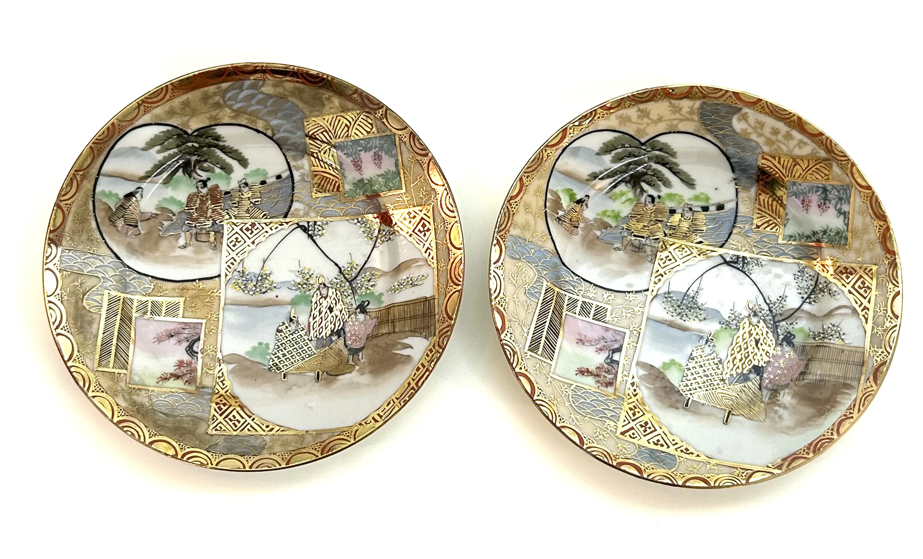 Dva japonské ručně malované porcelánové zlacené talířky - 2