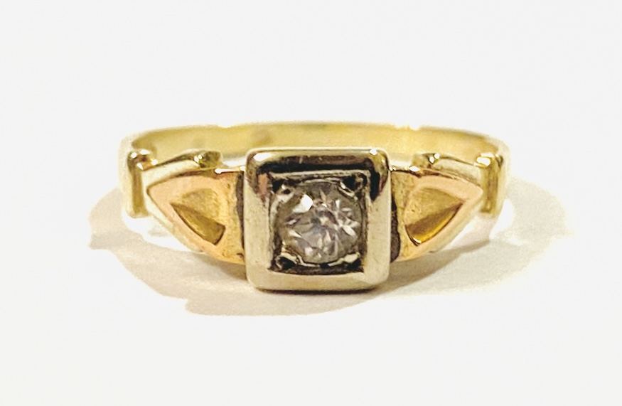 Zlatý art-deco prsten s čirým kamenem