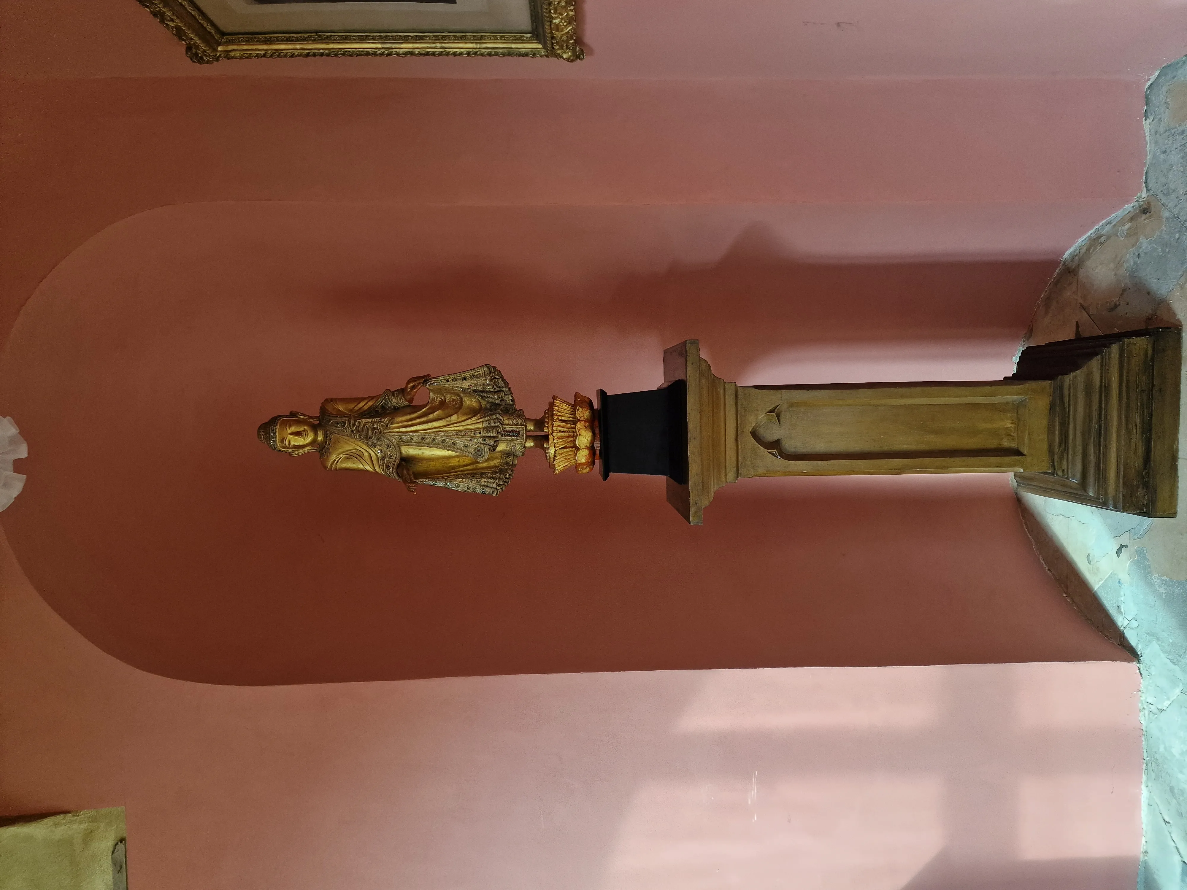 Velký neogotický podstavec - 8