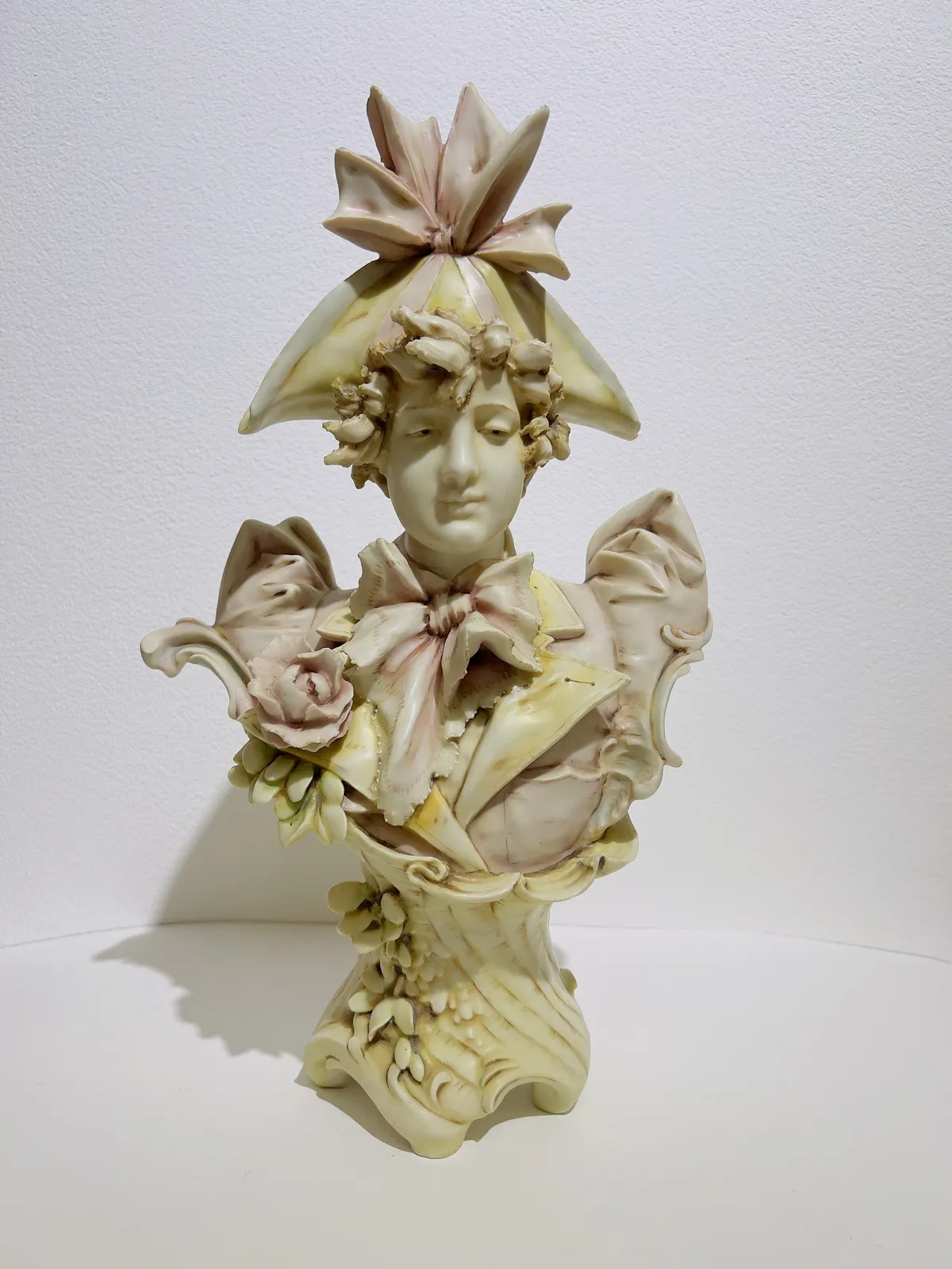AMPHORA, R.St.K. – SECESNÍ PORCELÁNOVÁ BUSTA - 2
