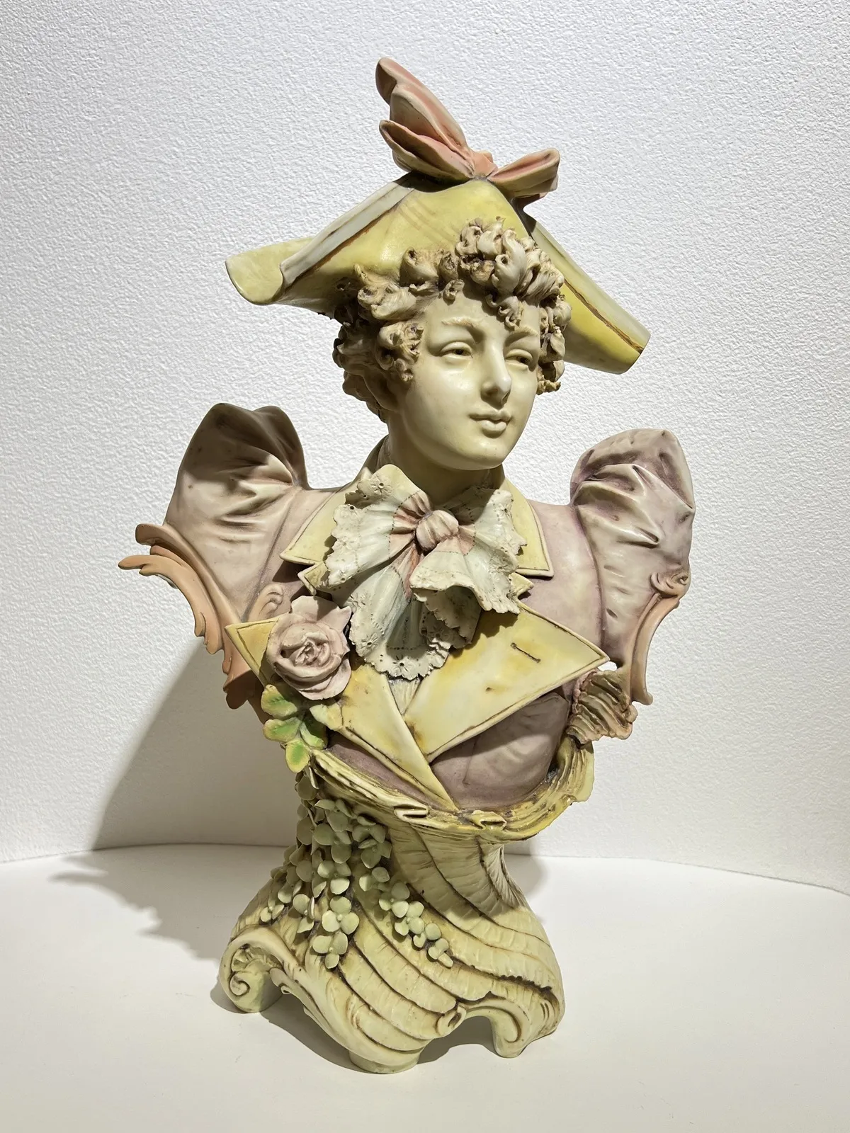 AMPHORA, TRNOVANY - SECESNÍ PORCELÁNOVÁ BUSTA