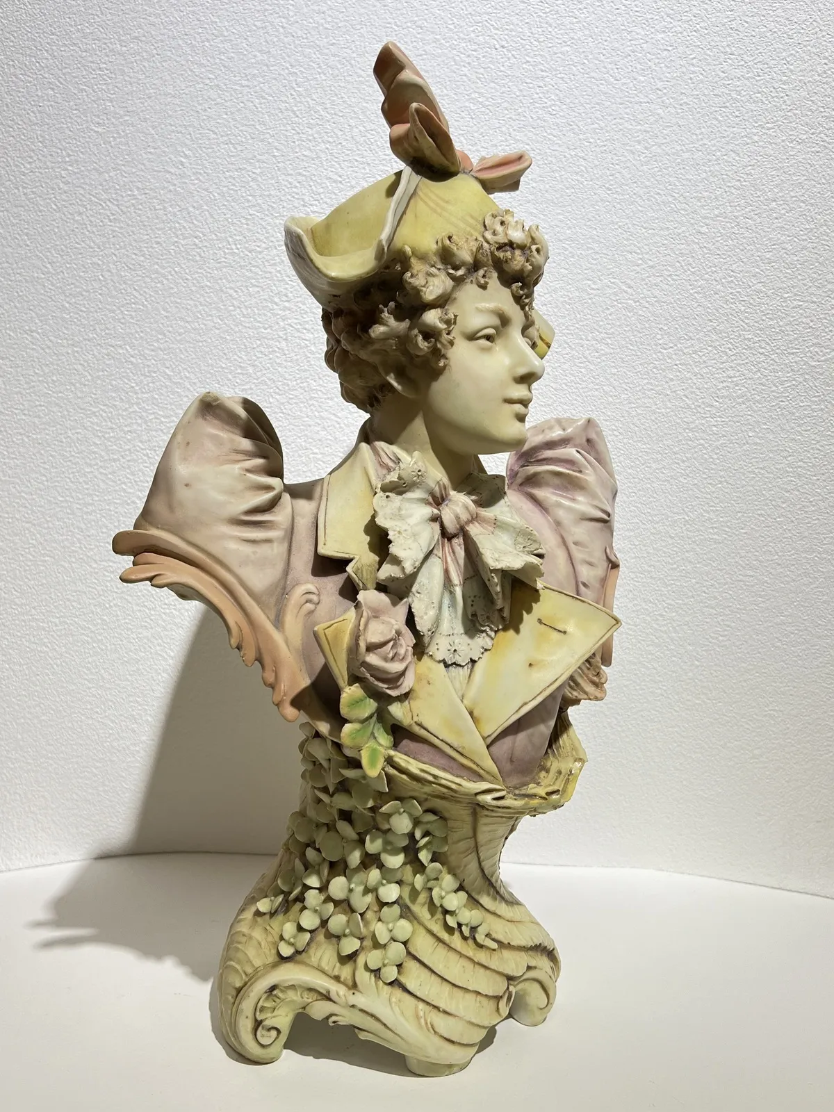 AMPHORA, TRNOVANY – SECESNÍ PORCELÁNOVÁ BUSTA - 2