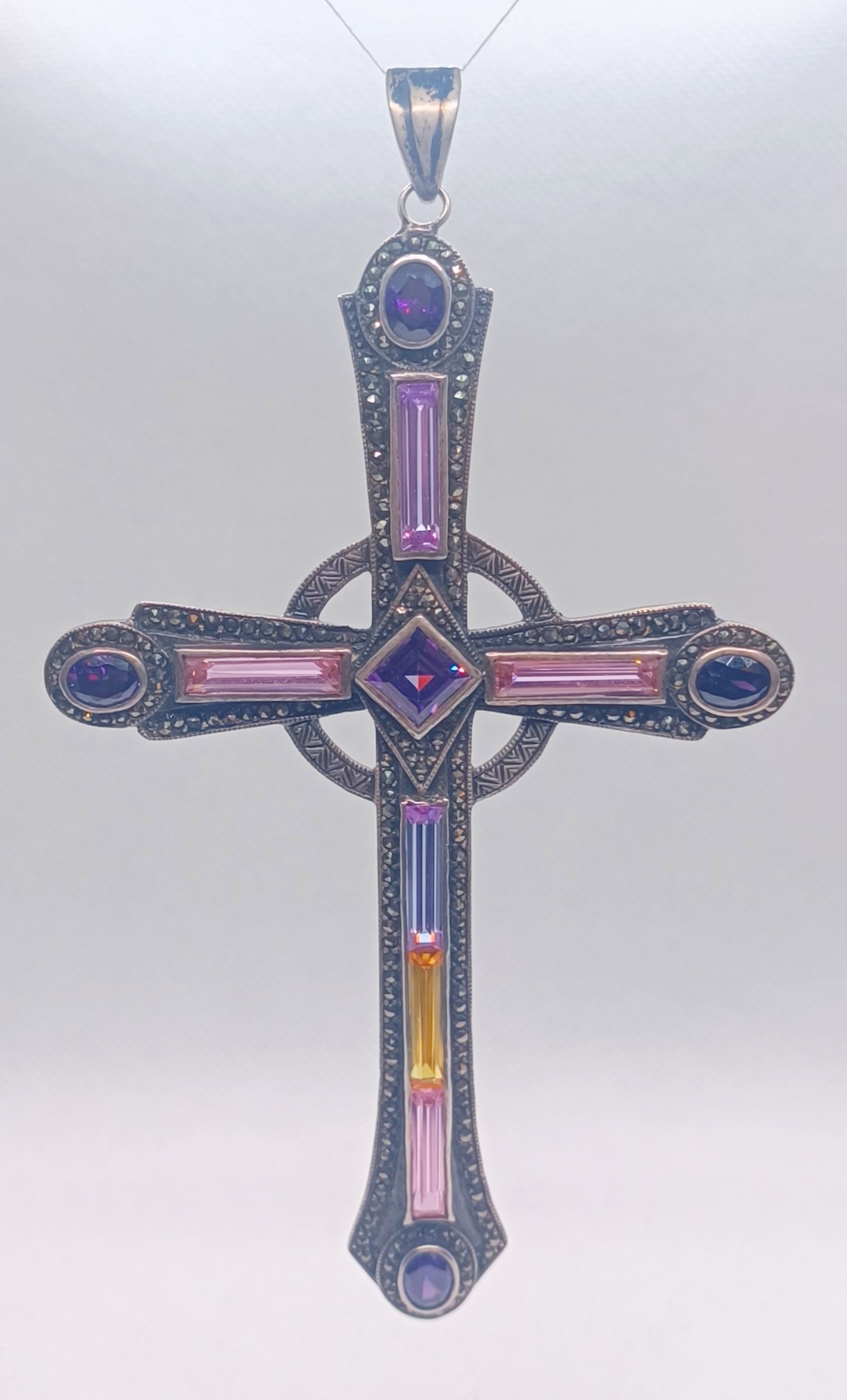 Stříbrný kříž s kubickou zirkonií