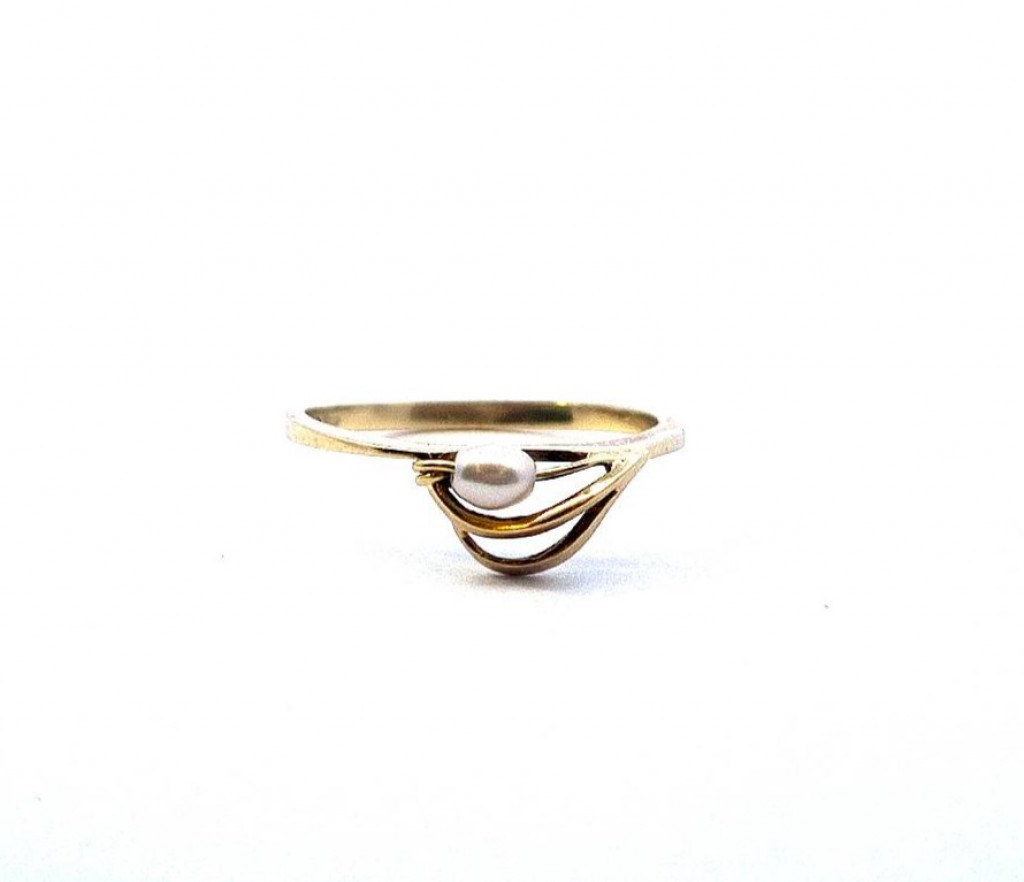 Zlatý prsten s perlou, vel. 56