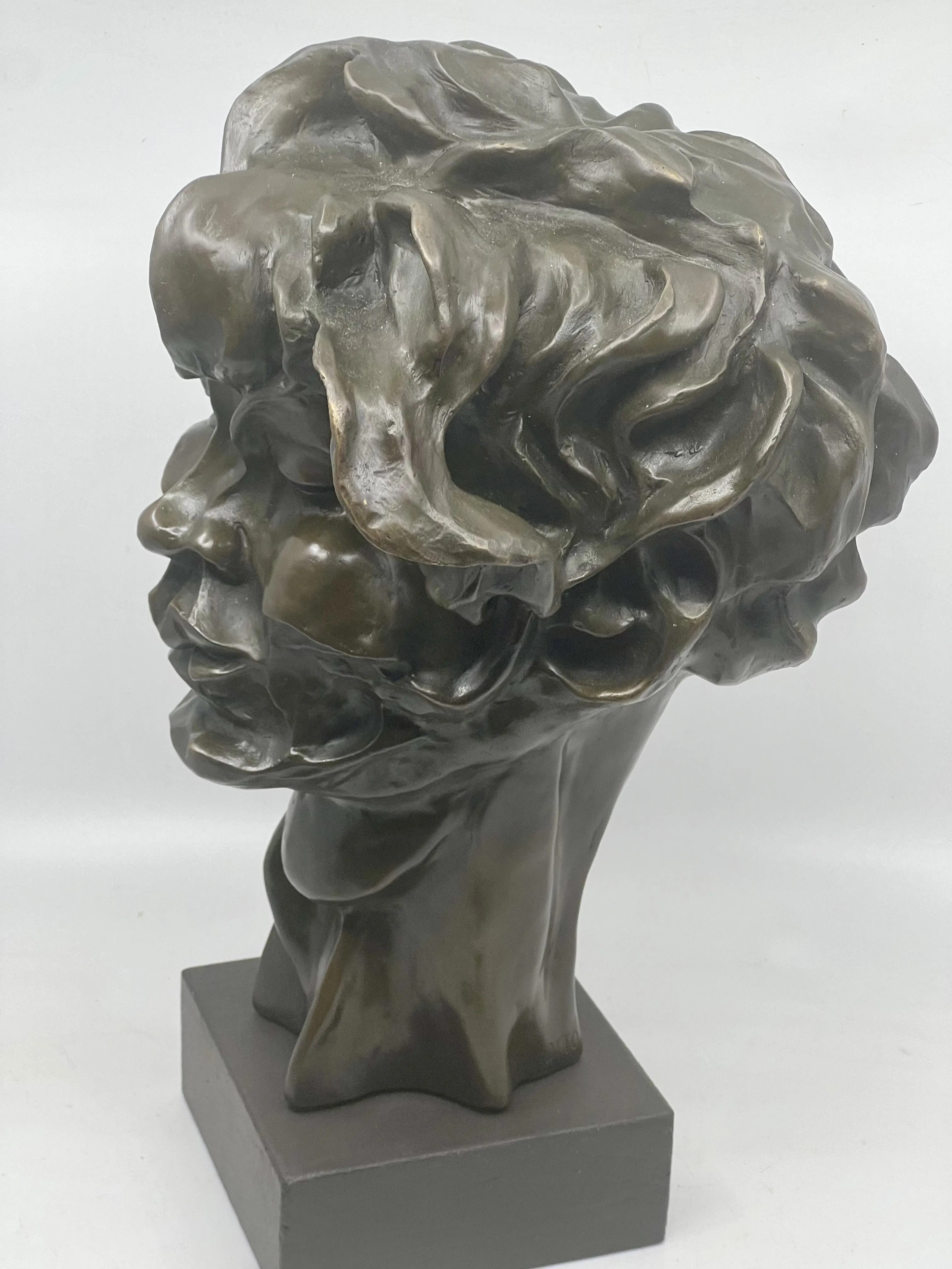 Otto Gutfreund – Viki, bronz - 3