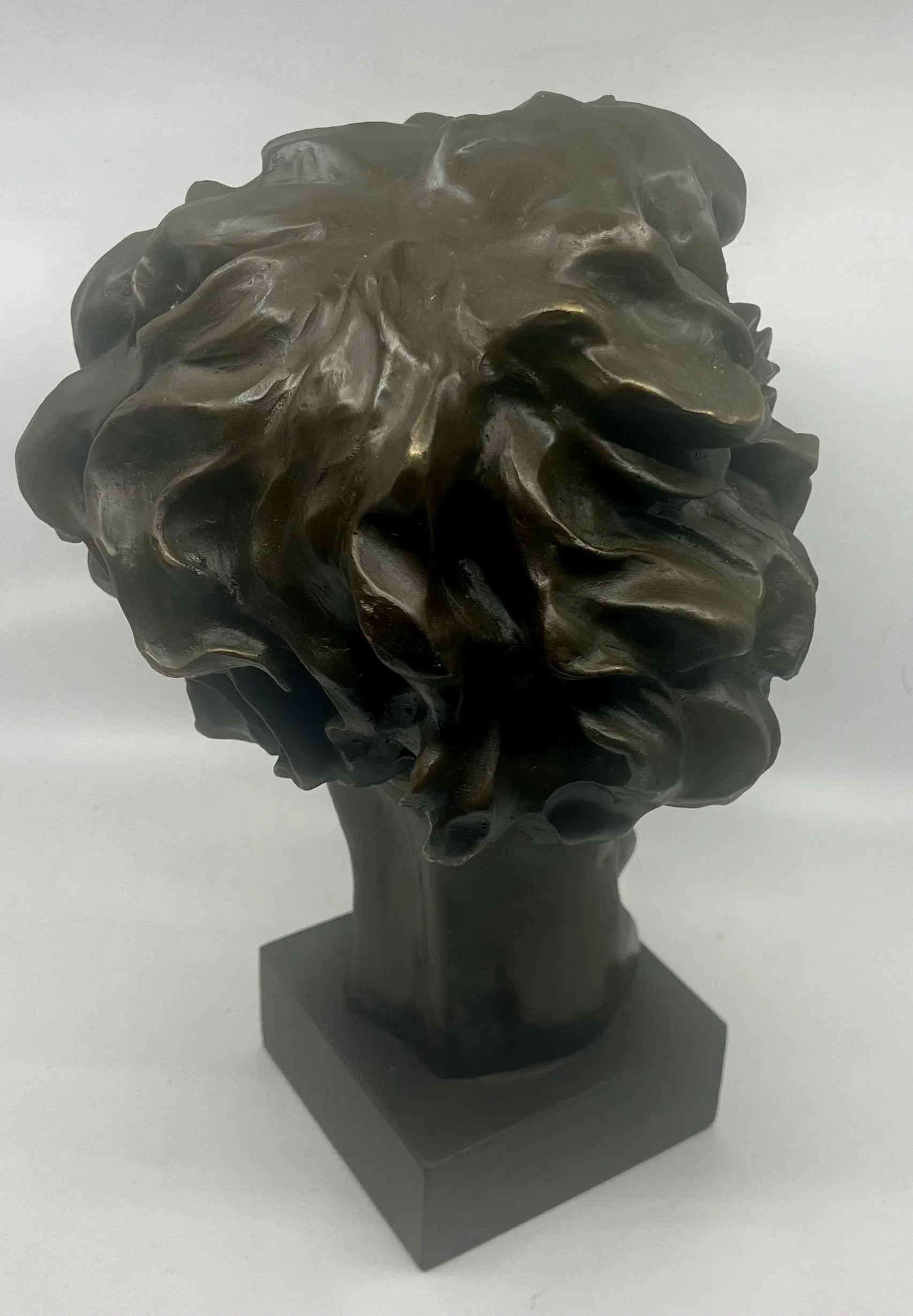 Otto Gutfreund – Viki, bronz - 5