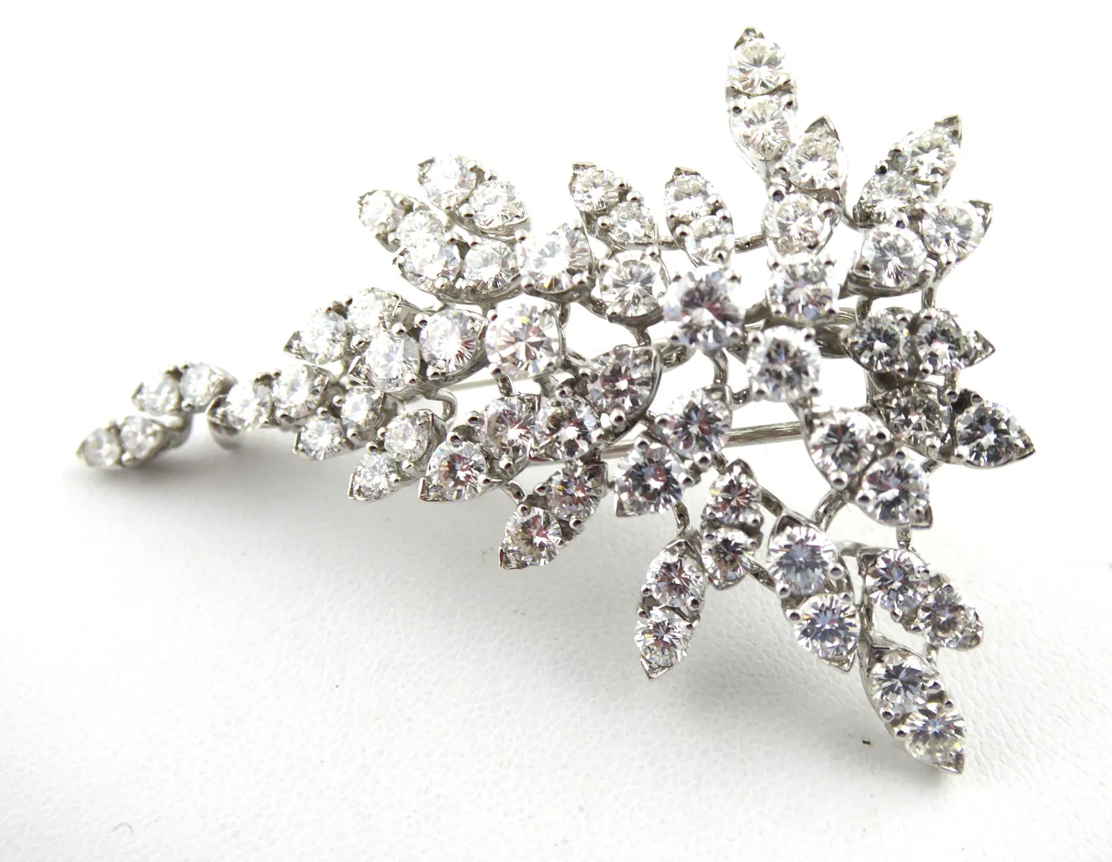 Luxusní brož s 68 přírodními diamanty – 8,80 ct - 2
