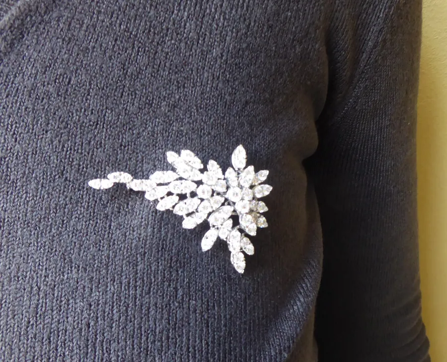 Luxusní brož s 68 přírodními diamanty – 8,80 ct - 3